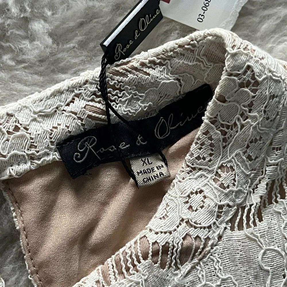 Rose and Olive Chic Lace Sleeveless Top size XL - Picture 4 of 9